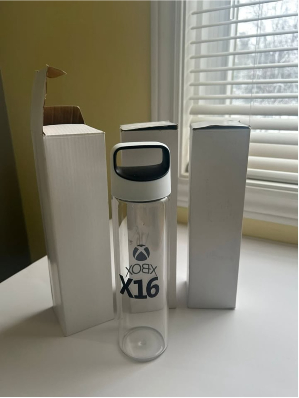 NEW in box set of 3 Xbox Branded Glass Water Bottle